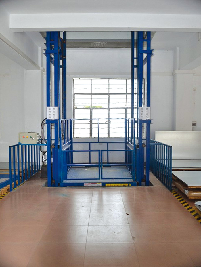 导轨式升降机.jpg